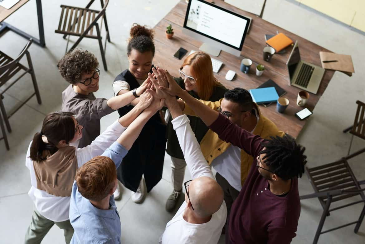 Un gruppo di lavoro giovane e multietnico