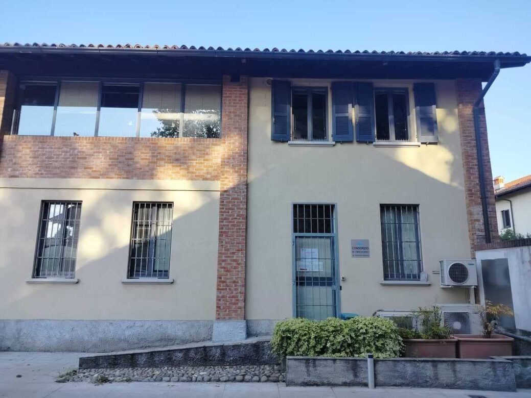 L'edificio che è sede del Consorzio dei Navigli